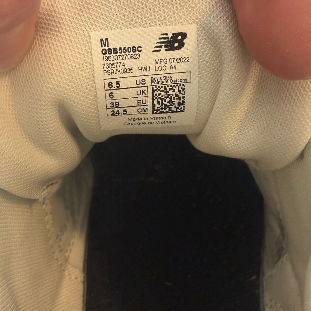 Unisex New Balance 550 Sneakers in Sea Salt Yellow - Picture 7 of 15